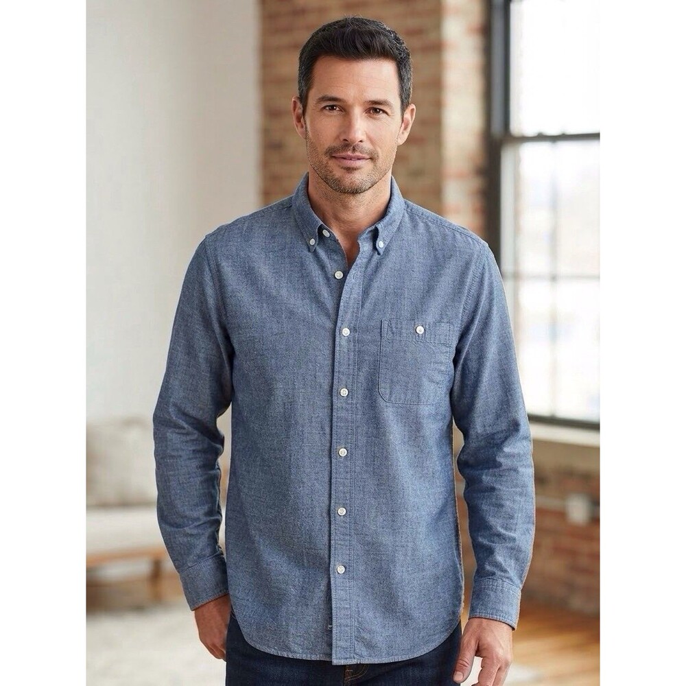 L.L. Bean Mens Large Traditional Fit Chambray Button Down Shirt Blue 513067 EUC
